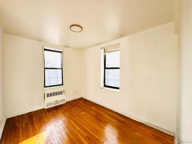 141-05 Pershing Crescent 207, Briarwood, NY 11435