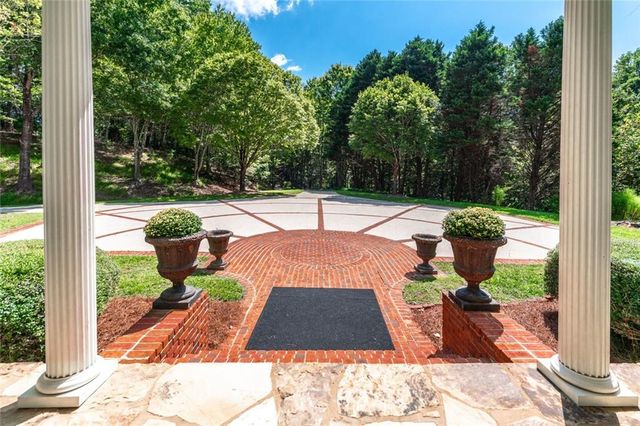 5030 Highland Ridge Run, Gainesville, GA 30506