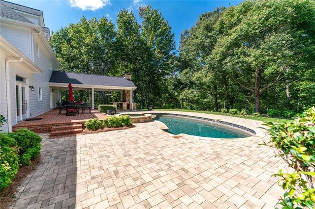 5030 Highland Ridge Run, Gainesville, GA 30506