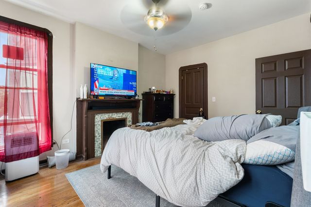 1132 E 44th Street, Chicago, IL 60653