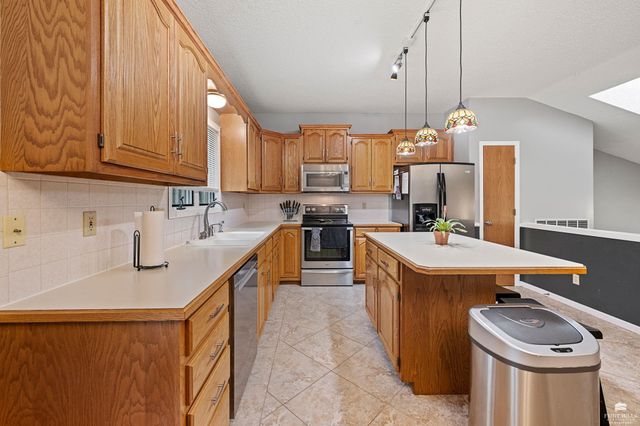 3360 Effingham Drive, Manhattan, KS 66503