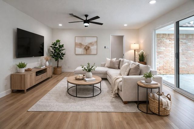 10902 Chimney Rock Rd, Houston, TX 77096