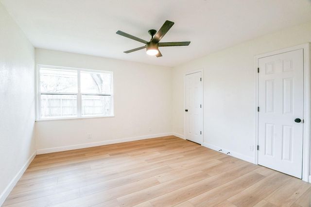 10902 Chimney Rock Rd, Houston, TX 77096