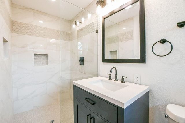 10902 Chimney Rock Rd, Houston, TX 77096