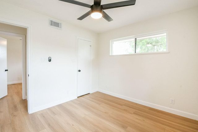 10902 Chimney Rock Rd, Houston, TX 77096