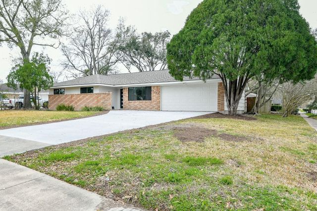 10902 Chimney Rock Rd, Houston, TX 77096