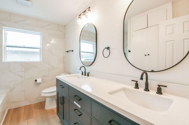 10902 Chimney Rock Rd, Houston, TX 77096