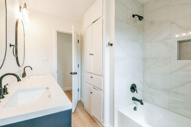 10902 Chimney Rock Rd, Houston, TX 77096