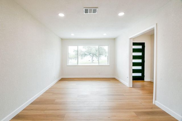 10902 Chimney Rock Rd, Houston, TX 77096