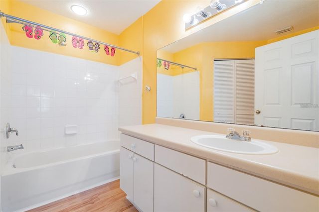 9156 LAKE CHASE ISLAND WAY 9156, Tampa, FL 33626