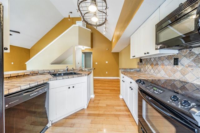 9156 LAKE CHASE ISLAND WAY 9156, Tampa, FL 33626