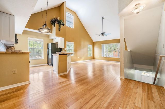 9156 LAKE CHASE ISLAND WAY 9156, Tampa, FL 33626