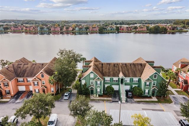 9156 LAKE CHASE ISLAND WAY 9156, Tampa, FL 33626
