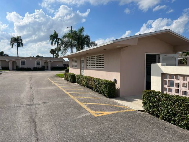 2736 Dudley Drive E I, West Palm Beach, FL 33415