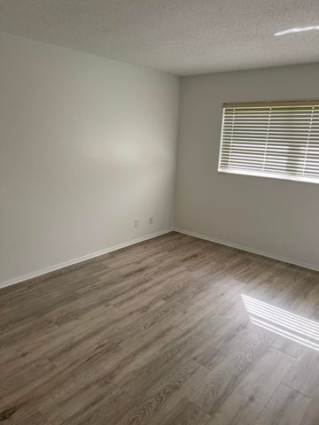 2736 Dudley Drive E I, West Palm Beach, FL 33415