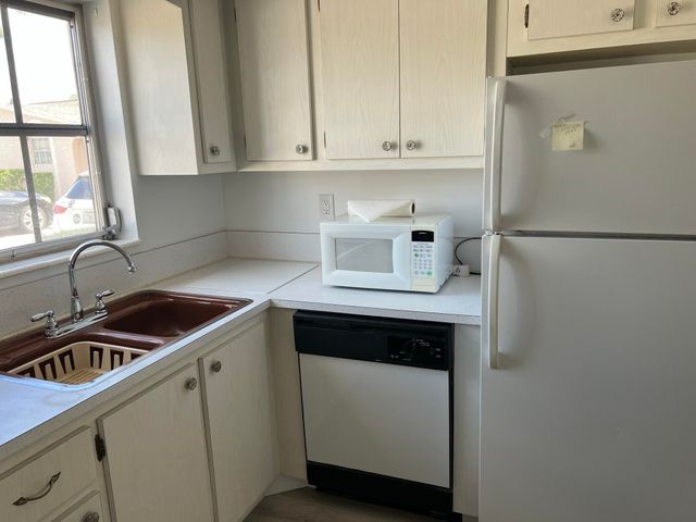 2736 Dudley Drive E I, West Palm Beach, FL 33415