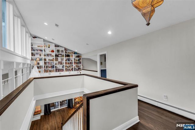 305 Westwind Court, Norwood, NJ 07648