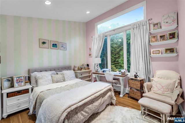 305 Westwind Court, Norwood, NJ 07648