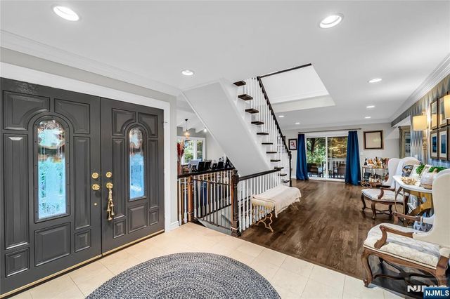 305 Westwind Court, Norwood, NJ 07648