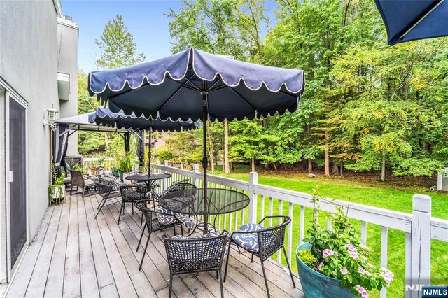 305 Westwind Court, Norwood, NJ 07648