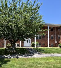 89 Pleasant St B4, Medfield, MA 02052