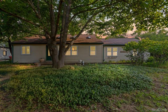 20374 Melrose Street, Southfield, MI 48075