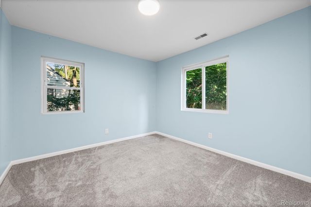 20374 Melrose Street, Southfield, MI 48075