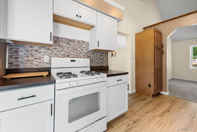 20374 Melrose Street, Southfield, MI 48075