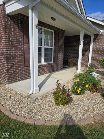 4142 Cairo Way, Avon, IN 46123