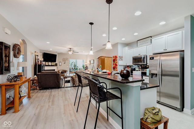4142 Cairo Way, Avon, IN 46123