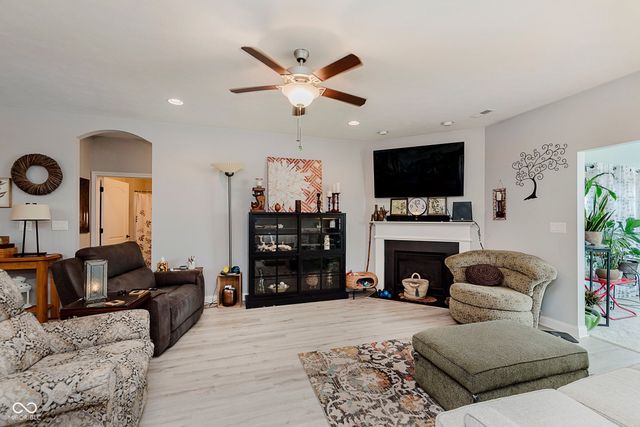 4142 Cairo Way, Avon, IN 46123