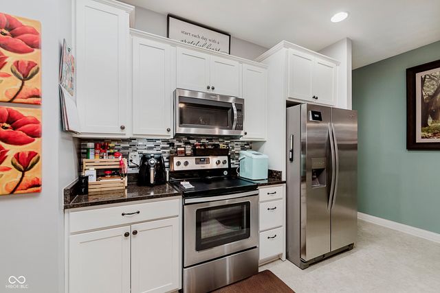 4142 Cairo Way, Avon, IN 46123