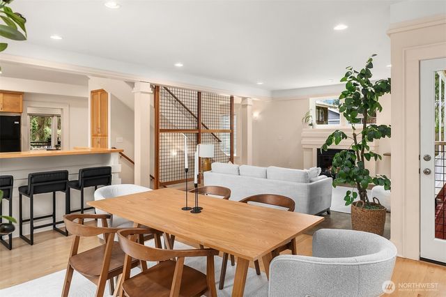 1025 NE 130th Street, Seattle, WA 98125