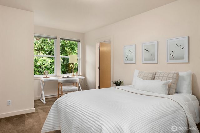 1025 NE 130th Street, Seattle, WA 98125