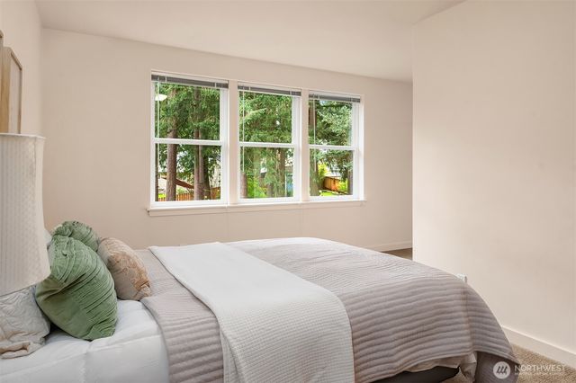 1025 NE 130th Street, Seattle, WA 98125