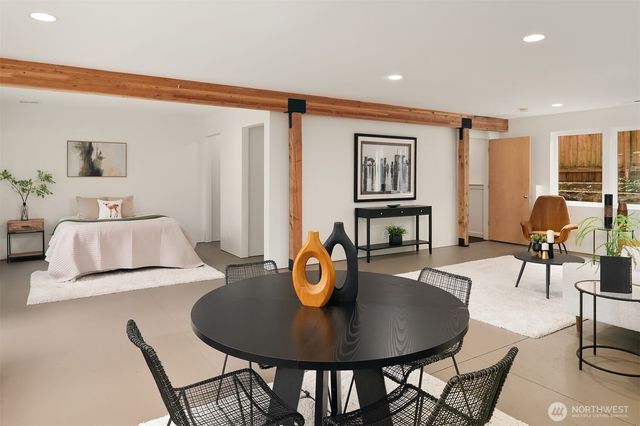 1025 NE 130th Street, Seattle, WA 98125