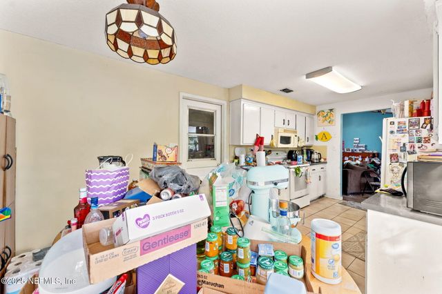 3769 SPRING LAKE Road, Jacksonville, FL 32210