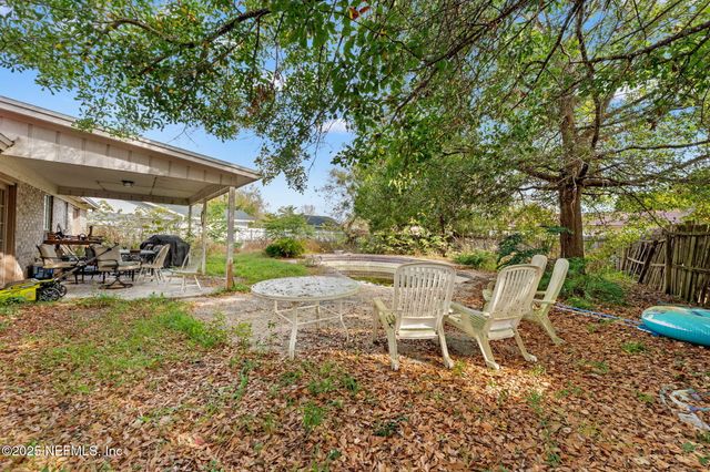 3769 SPRING LAKE Road, Jacksonville, FL 32210