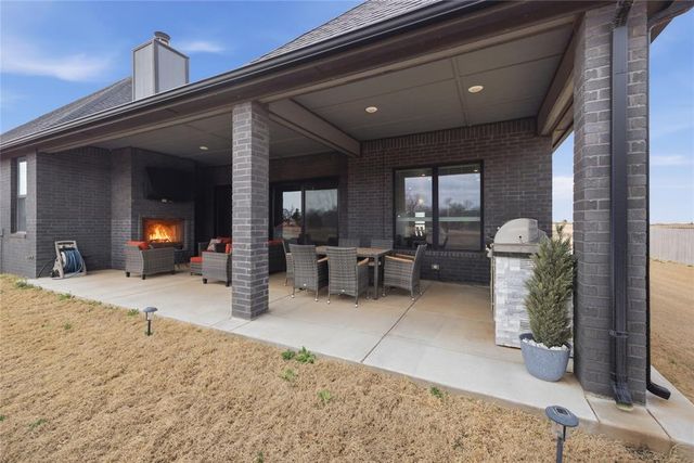 2600 Hayfield Way, Guthrie, OK 73044