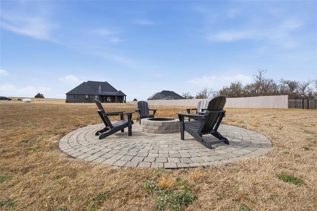 2600 Hayfield Way, Guthrie, OK 73044