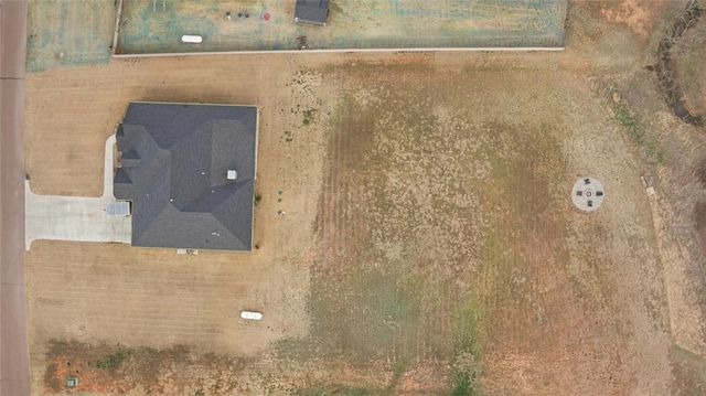 2600 Hayfield Way, Guthrie, OK 73044