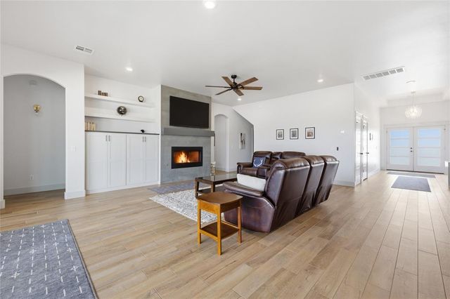 2600 Hayfield Way, Guthrie, OK 73044