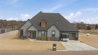 2600 Hayfield Way, Guthrie, OK 73044