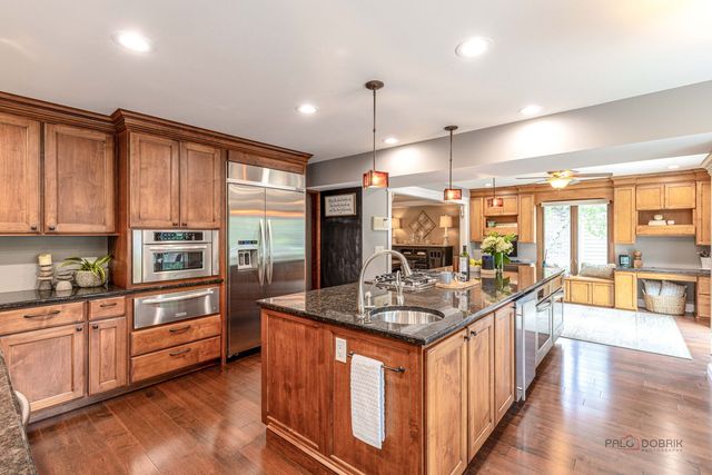 2768 Glendower Terrace, Elgin, IL 60124