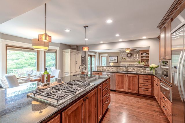 2768 Glendower Terrace, Elgin, IL 60124