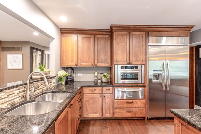 2768 Glendower Terrace, Elgin, IL 60124
