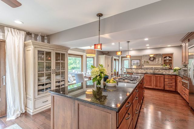 2768 Glendower Terrace, Elgin, IL 60124