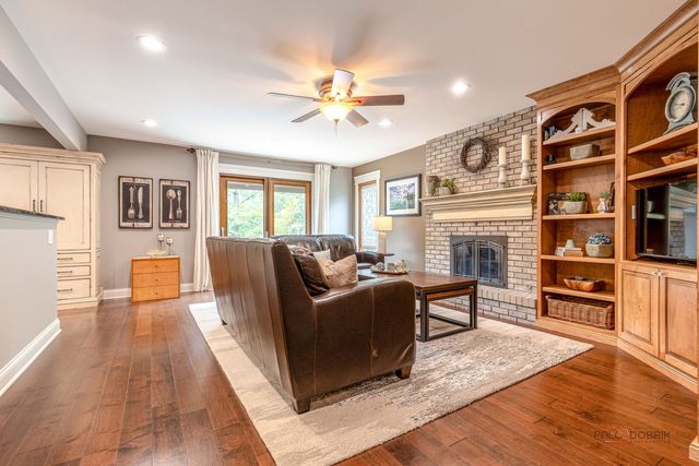 2768 Glendower Terrace, Elgin, IL 60124