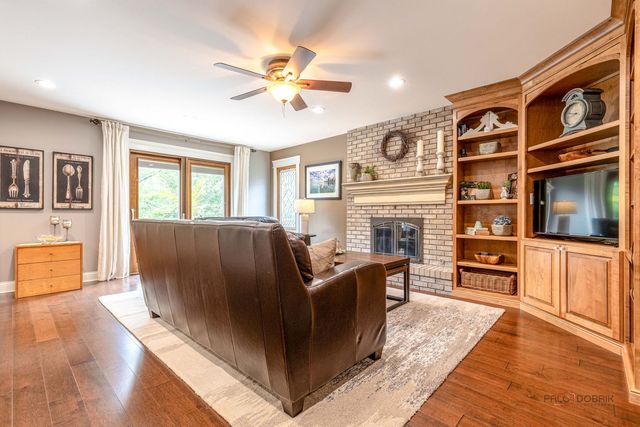 2768 Glendower Terrace, Elgin, IL 60124
