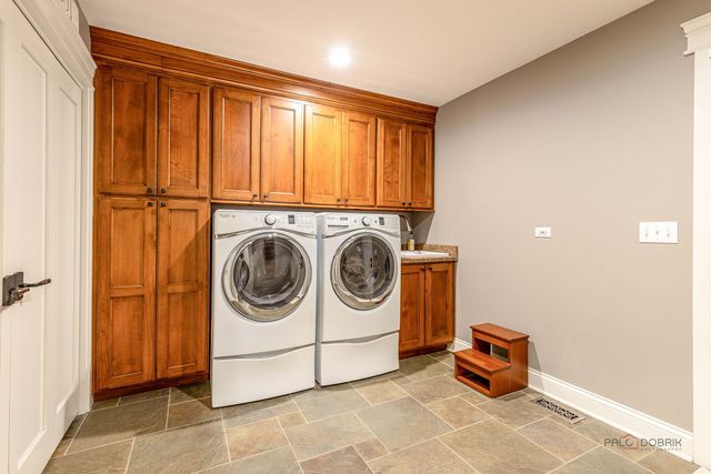 2768 Glendower Terrace, Elgin, IL 60124